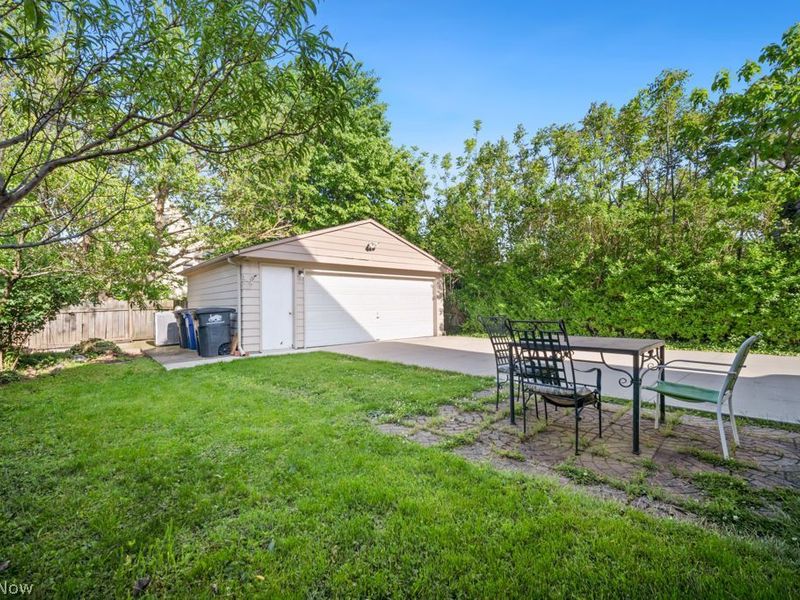 2023 Robin Street , Lakewood, OH 44107 Photo 4