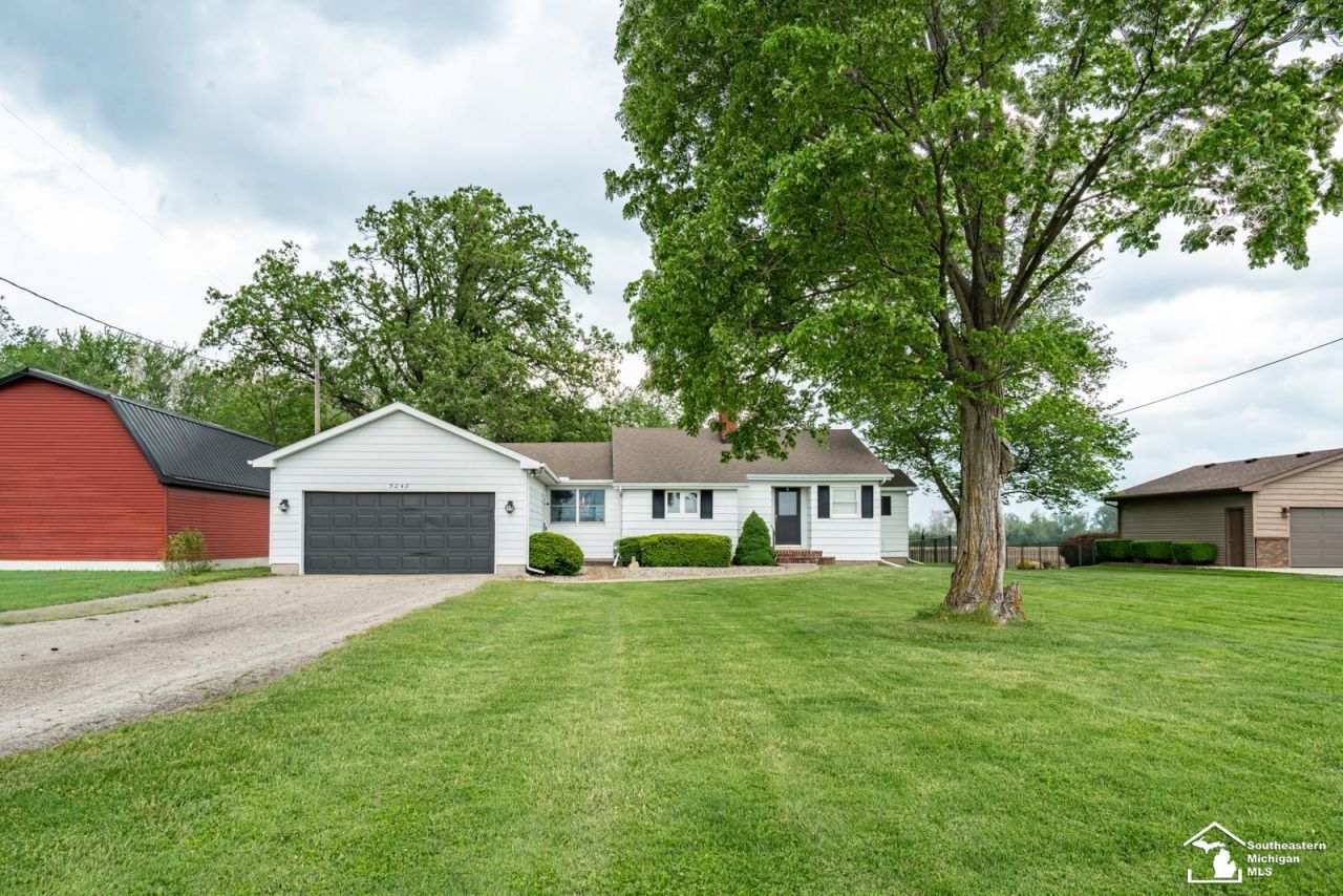 5248 S Custer Road, Monroe, MI 48161 Main Photo