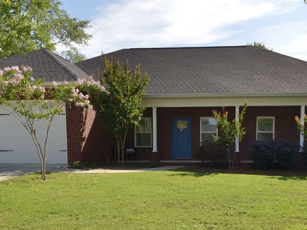 16 Boxwood Street, Hawkinsville, GA 31036