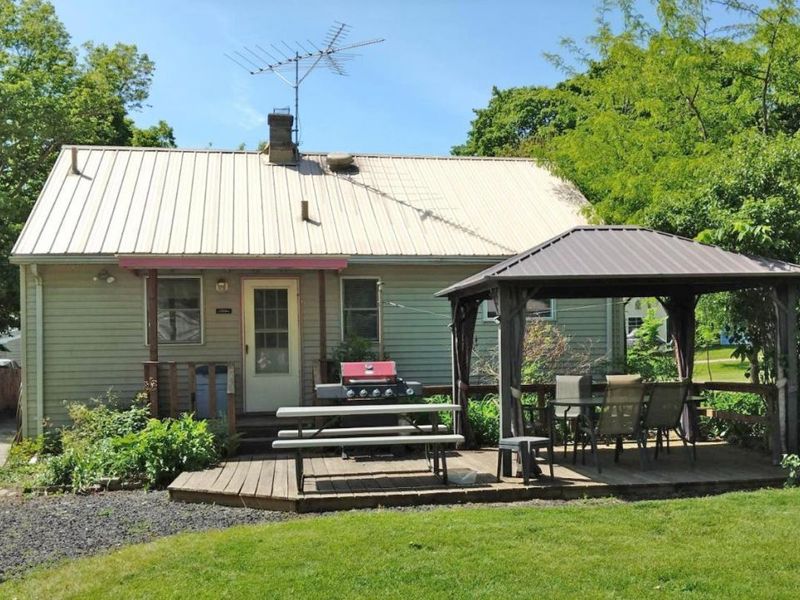 136 Sunset Drive, Kelleys Island, OH 43438 Photo 2