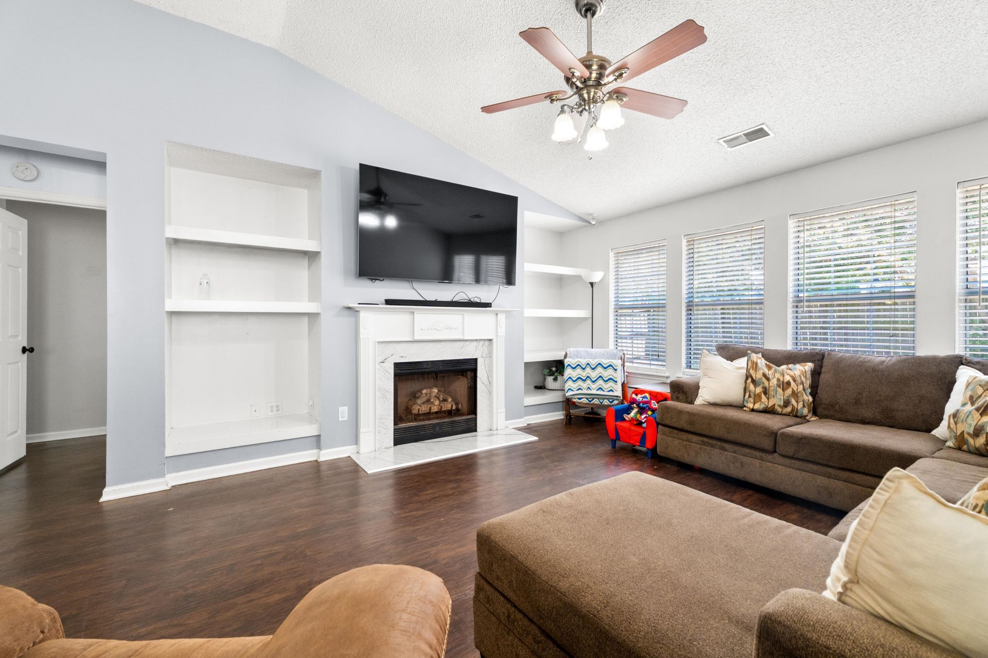 101 Lindenwood Court Photo 21