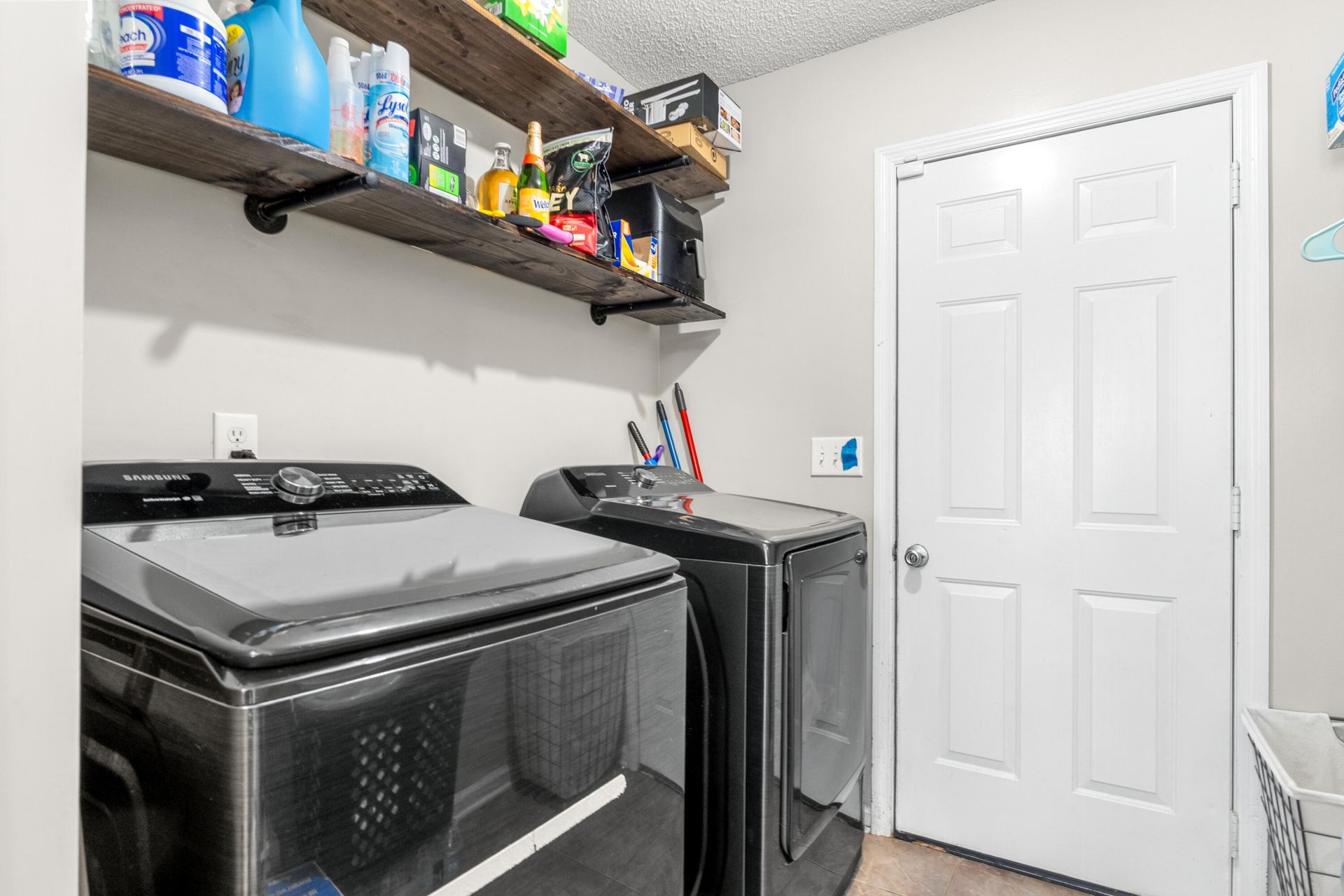 101 Lindenwood Court Photo 27