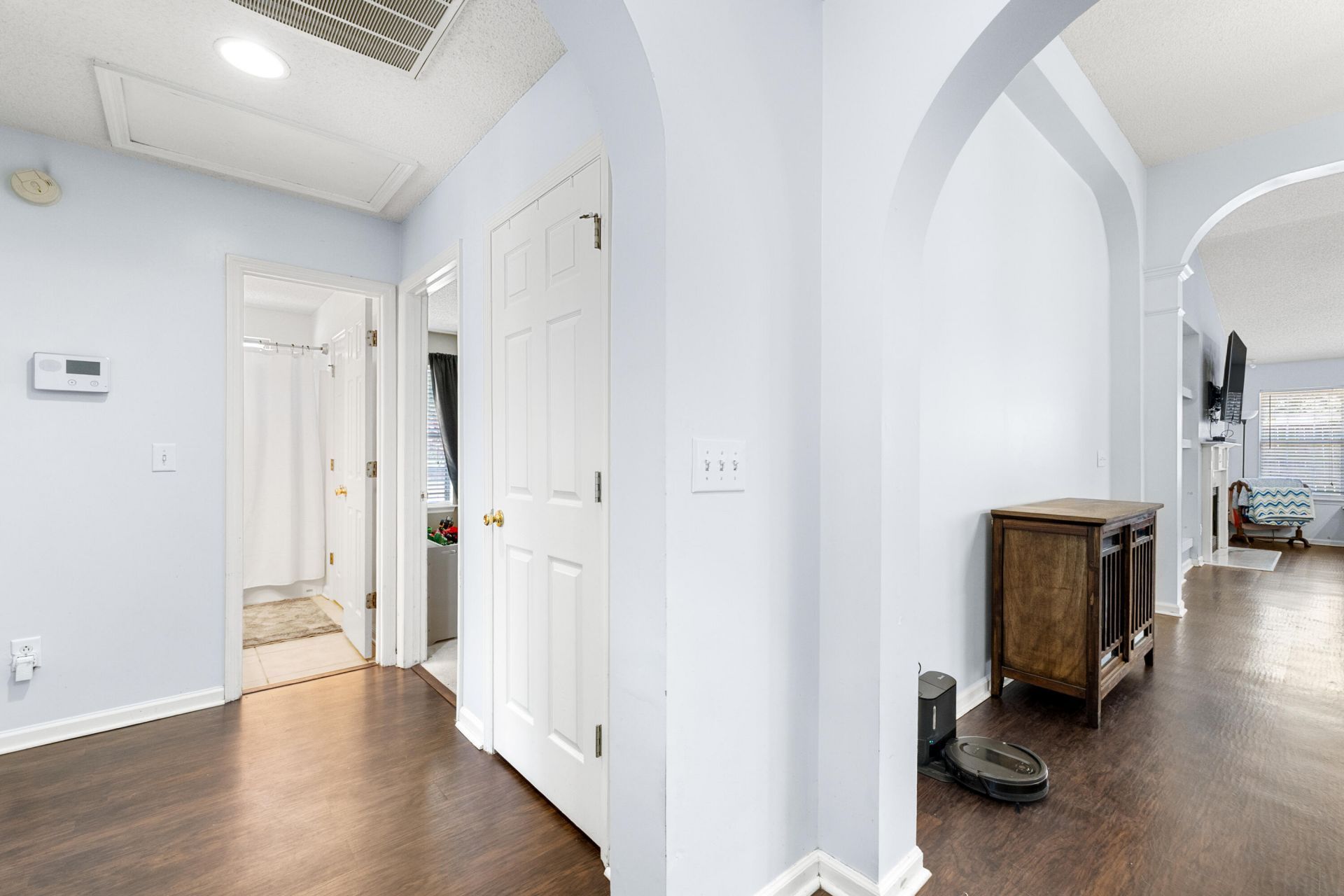 101 Lindenwood Court Photo 6