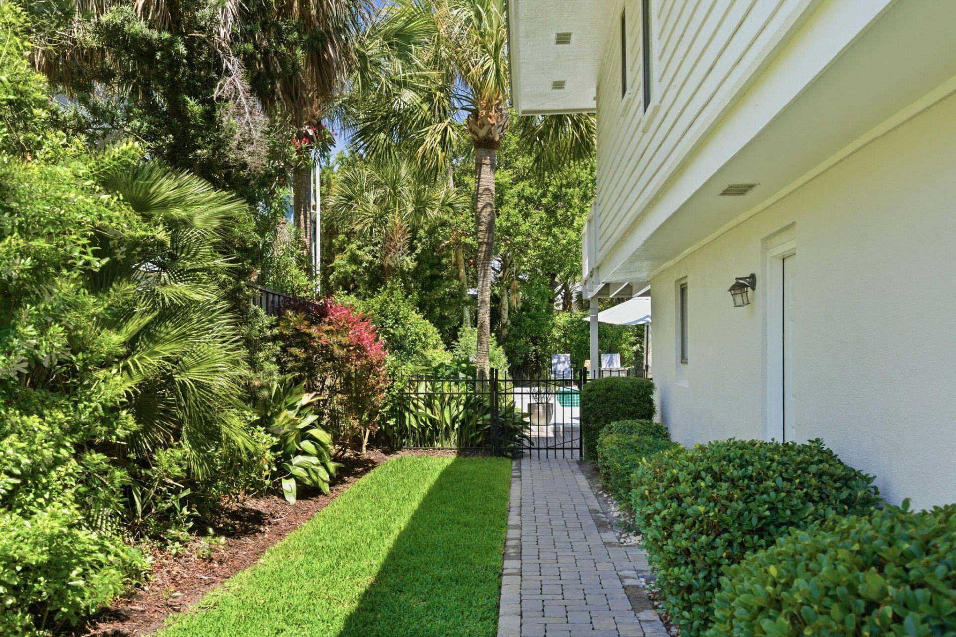 621 Ocean Boulevard Photo 49