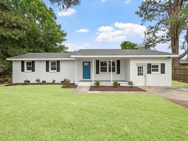 601 West Street, Selma, NC 27576