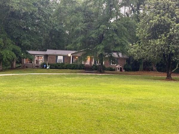 1055 LOVEJOY Rd, Hamilton, AL 35570