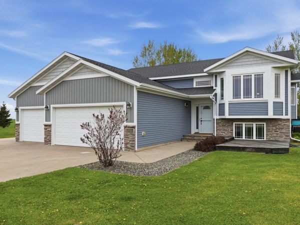 520 3rd Street W, Sabin, MN 56580