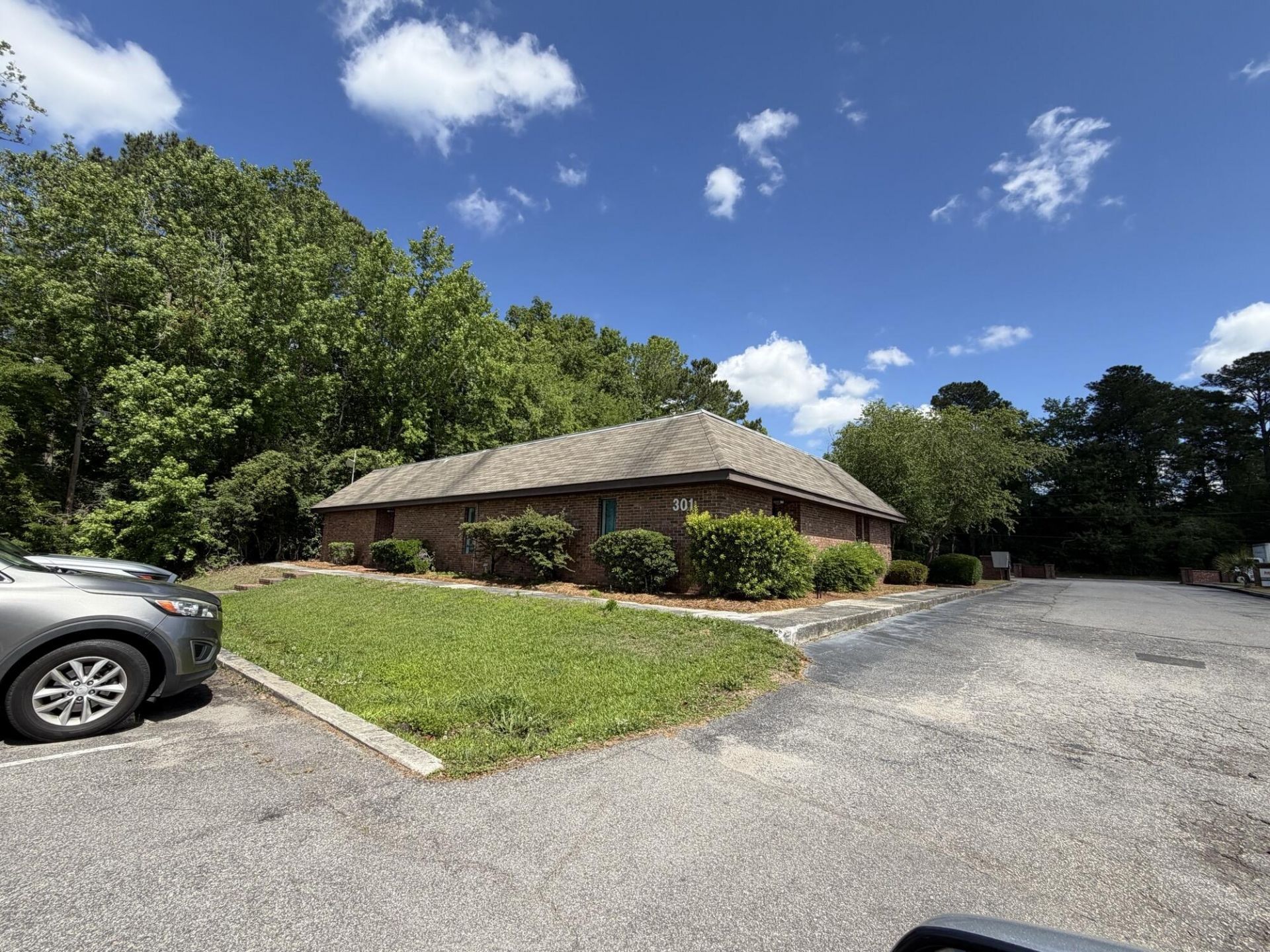 301 Oakbrook Lane  Photo 13