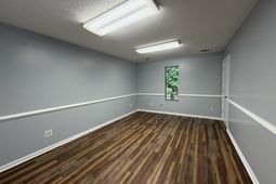 301 Oakbrook Lane  photo 4
