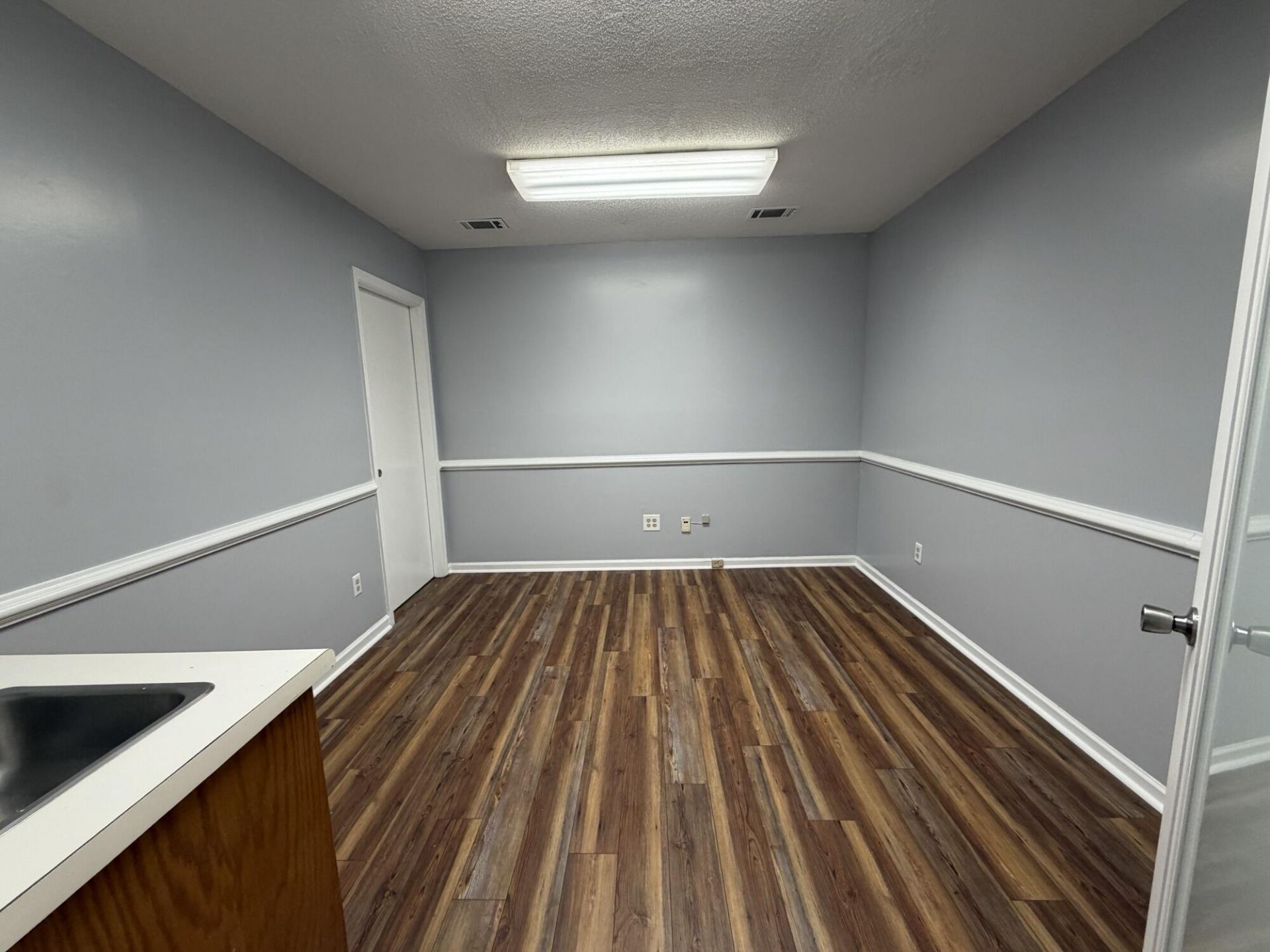 301 Oakbrook Lane  Photo 7