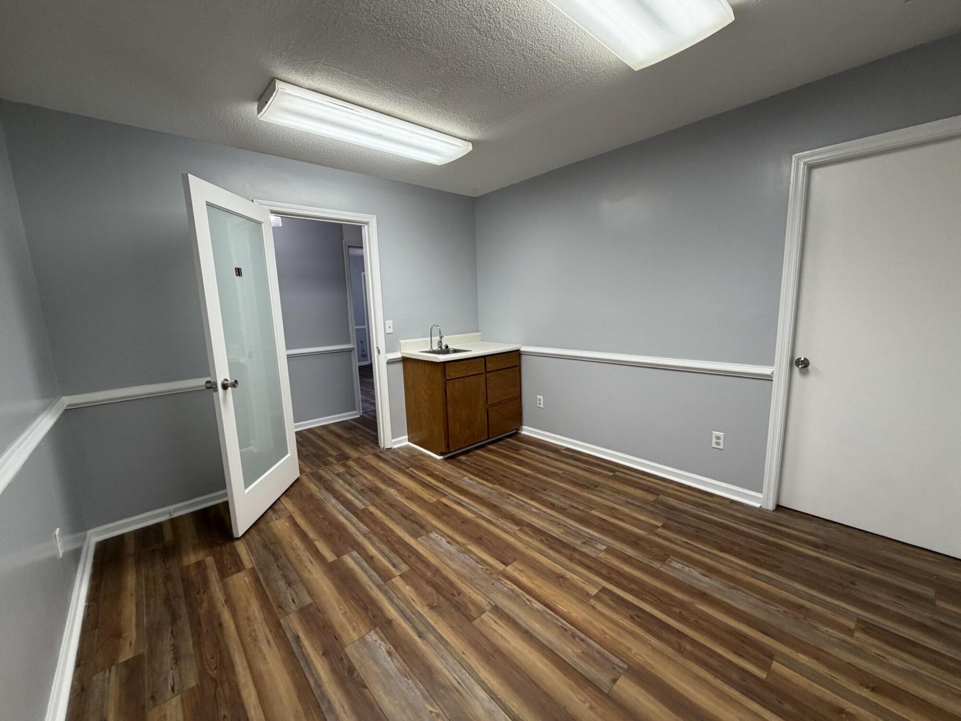 301 Oakbrook Lane  Photo 8
