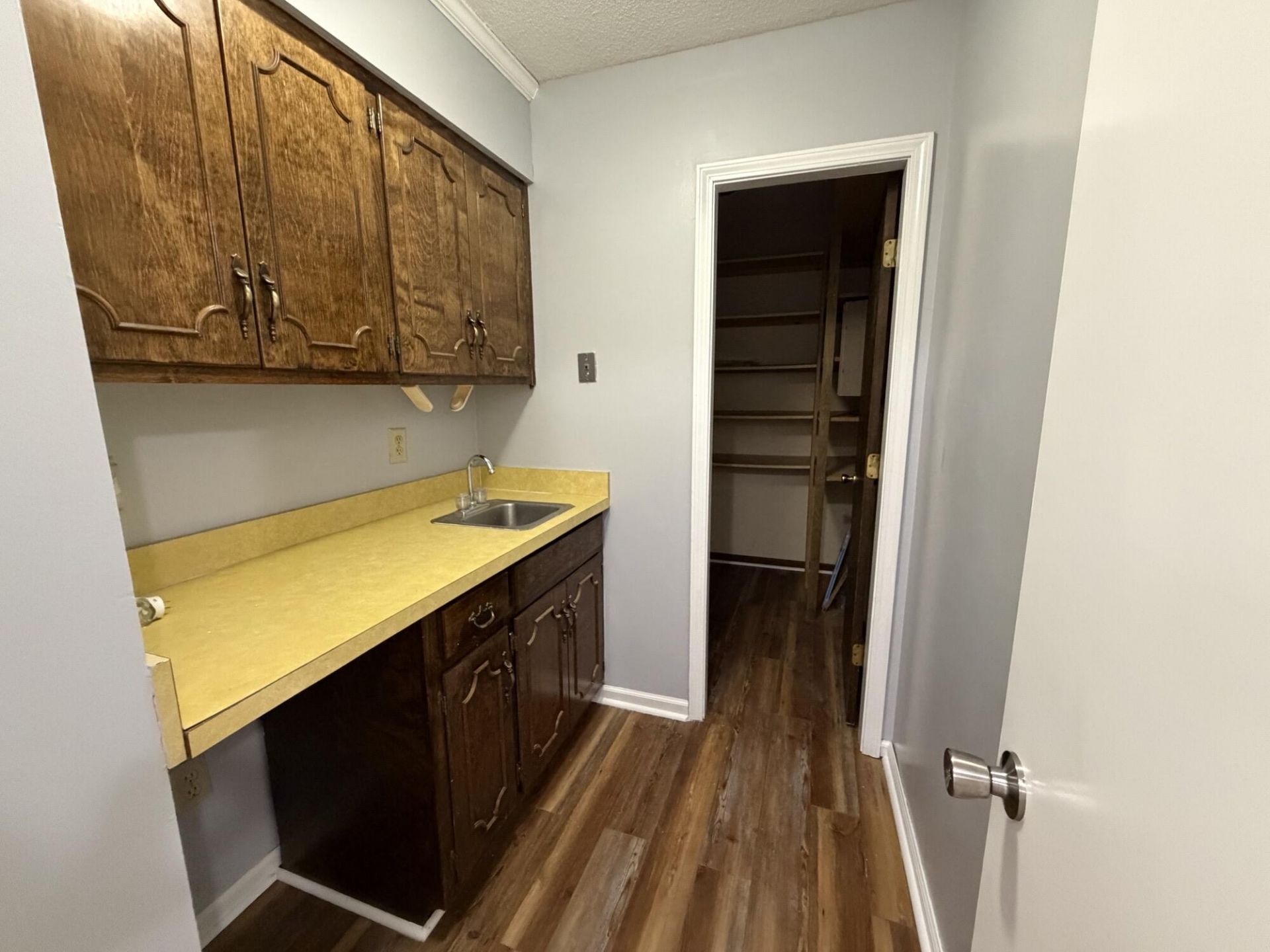 301 Oakbrook Lane  Photo 9