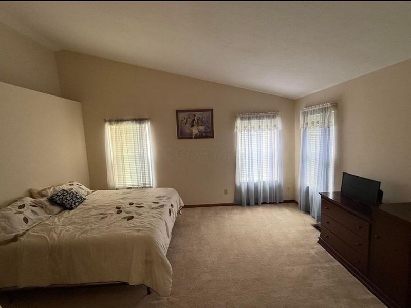 7134 Dewfall Drive , Reynoldsburg, OH 43068 Photo 4