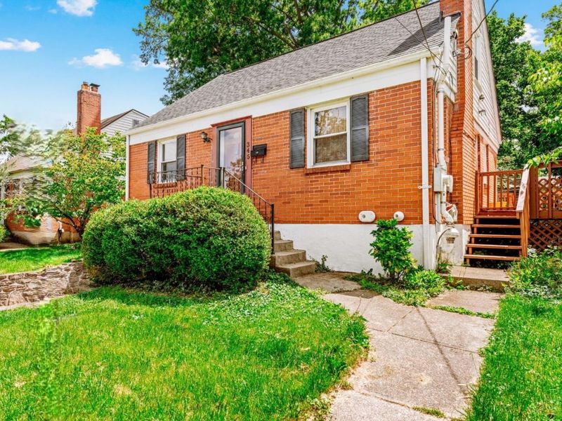 345 Durrell Avenue, Cincinnati, OH 45215 Photo 3