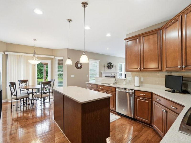7673 Hempston Circle, Maineville, OH 45039 Photo 11