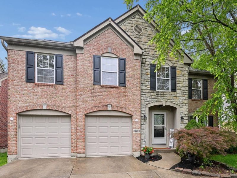 8592 Sunmont Drive, Anderson Twp, OH 45255 Photo 1