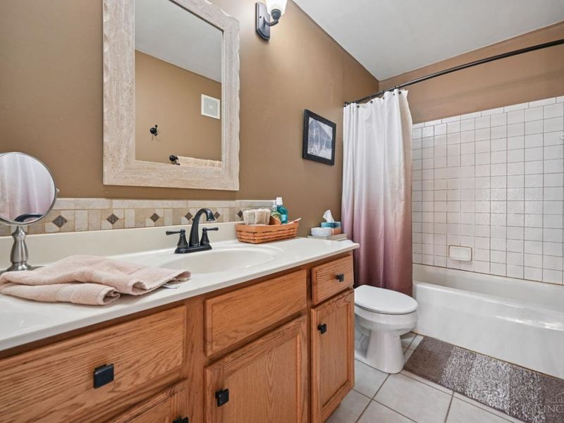 8592 Sunmont Drive, Anderson Twp, OH 45255 Photo 28
