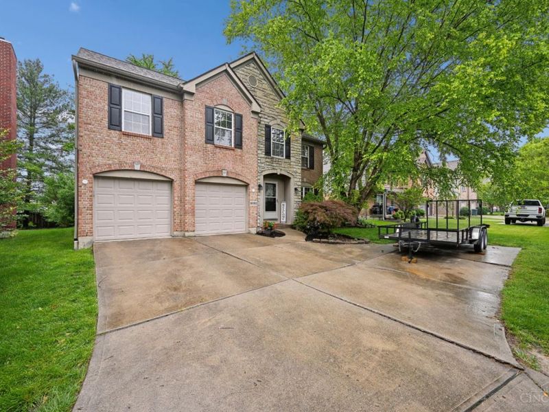 8592 Sunmont Drive, Anderson Twp, OH 45255 Photo 3