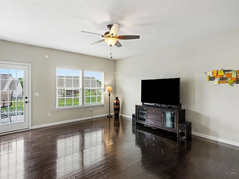 3300 Snowcreek Falls Lane, Maineville, OH 45039 Photo 4