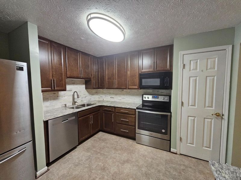 5175 North Bend Crossing, Green Township, OH 45247 Photo 12