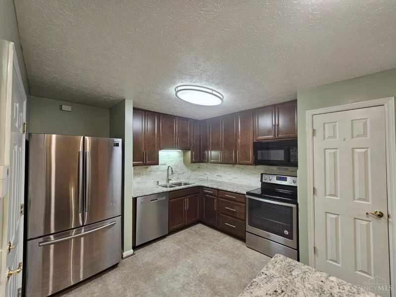 5175 North Bend Crossing, Green Township, OH 45247 Photo 8