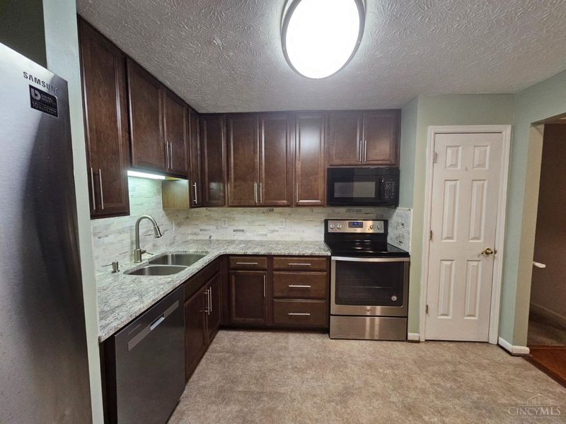 5175 North Bend Crossing, Green Township, OH 45247 Photo 9