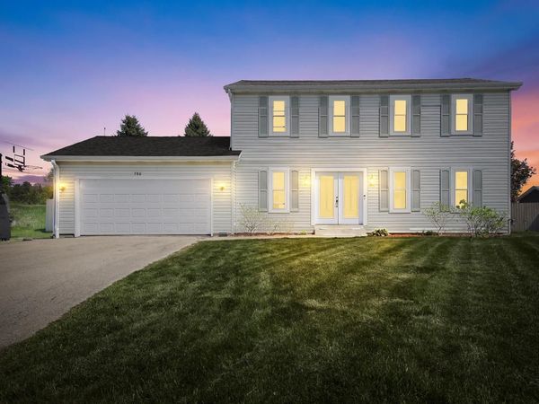780 W Cardinal CIRCLE, Oak Creek, WI 53154