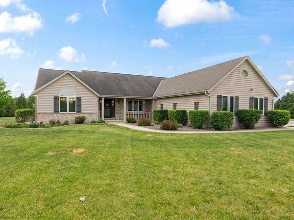 S93W34945 Jericho DRIVE, Eagle, WI 53119