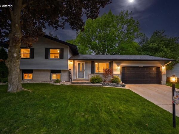 2718 Bristol COURT, Waukesha, WI 53188