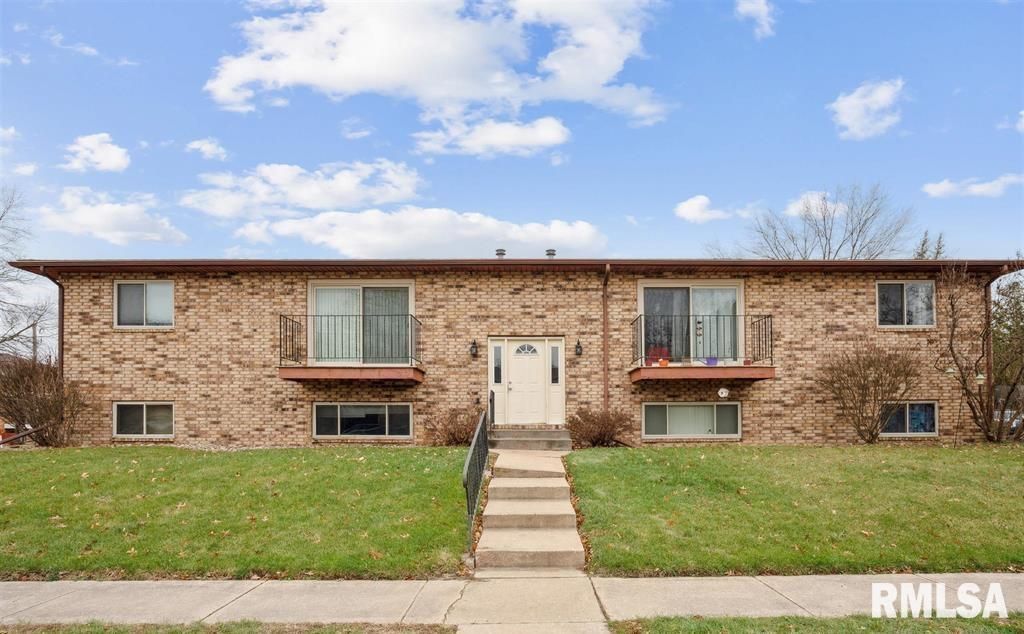 310 30th Avenue Court, Unit 7, Moline, IL 61265 Main Photo