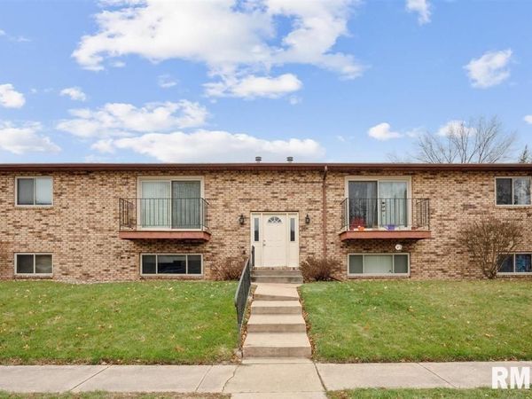 310 30TH Avenue Court, Unit 7, Moline, IL 61265