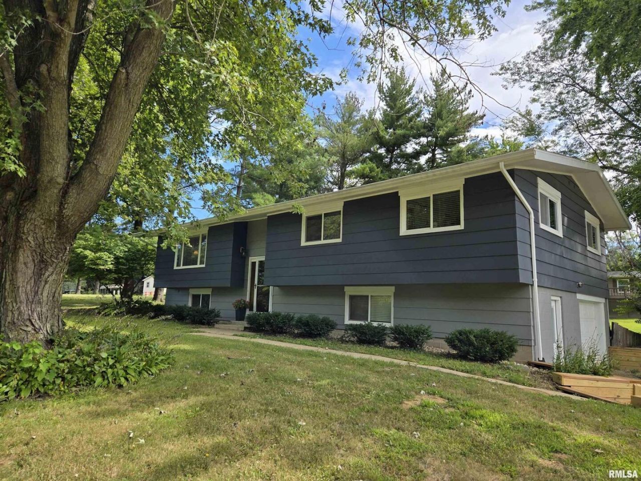 7955 Sugar Grove Road, Rushville, IL 62681 Main Photo