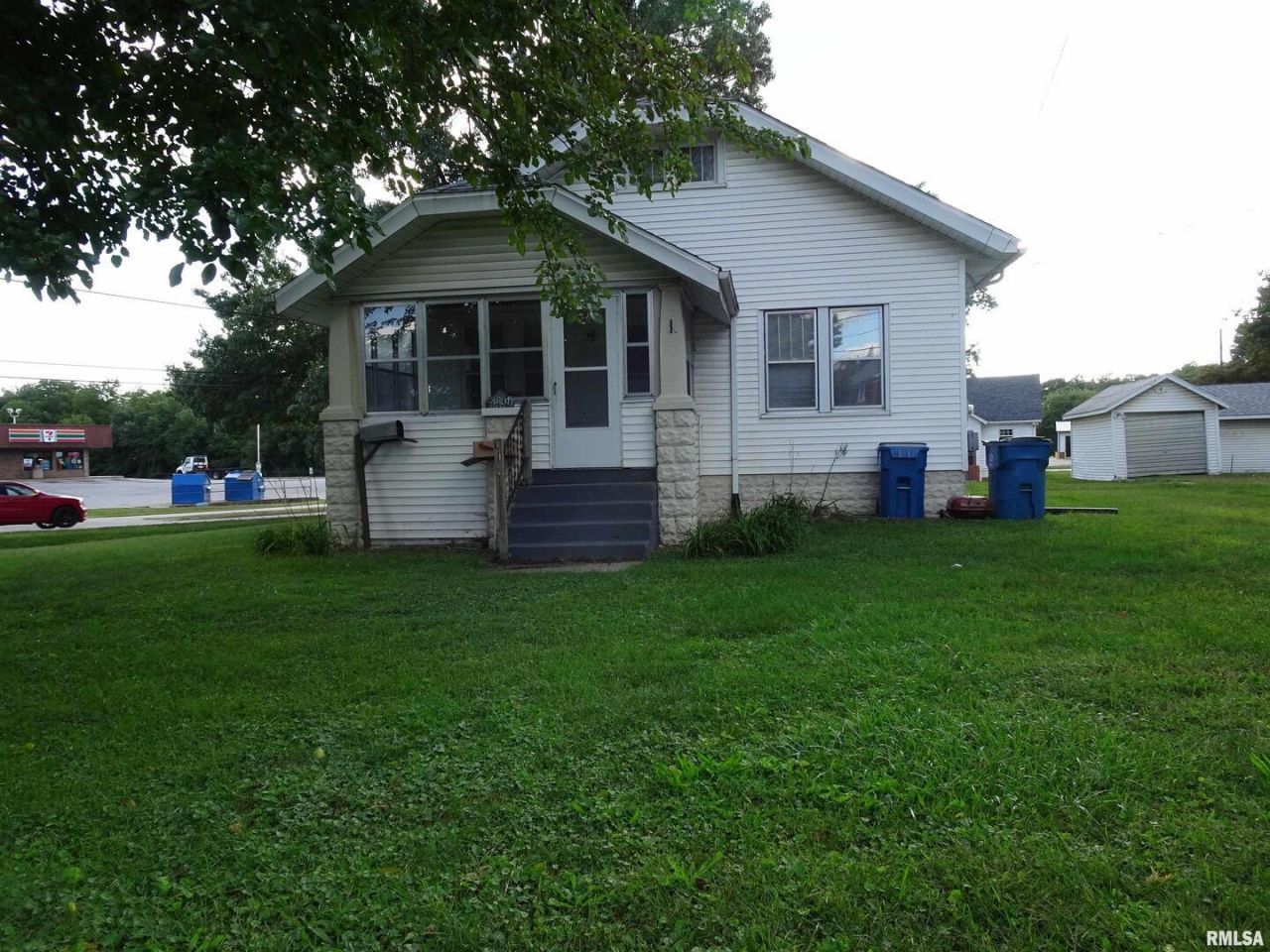 917 3rd Street, Silvis, IL 61282 Main Photo