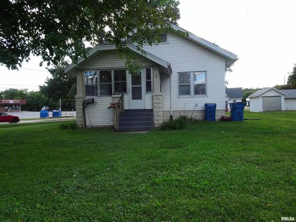 917 3RD Street, Silvis, IL 61282