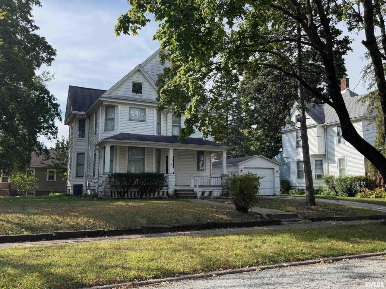 1520 28th Avenue, Moline, IL 61265 Main Photo