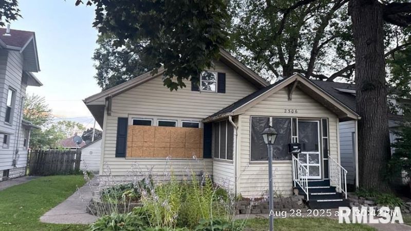 2506 20th Avenue, Rock Island, IL 61201 Main Photo