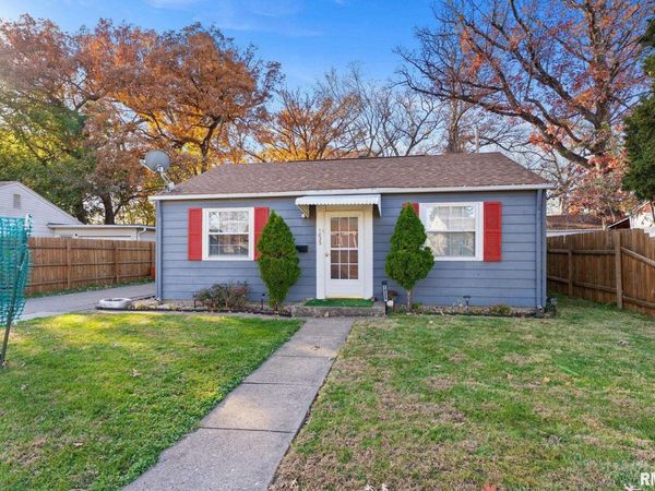 1025 38TH Street, Moline, IL 61265