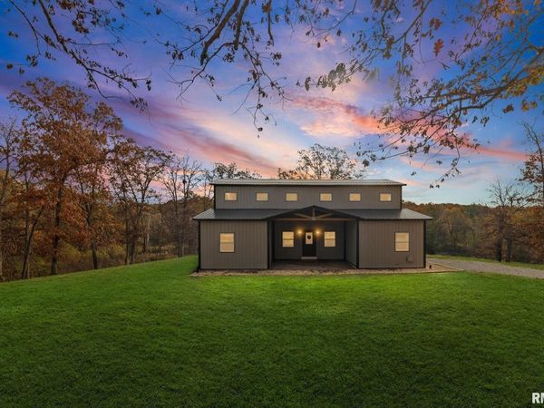 7984 WILSON Road , Kinmundy, IL 62854