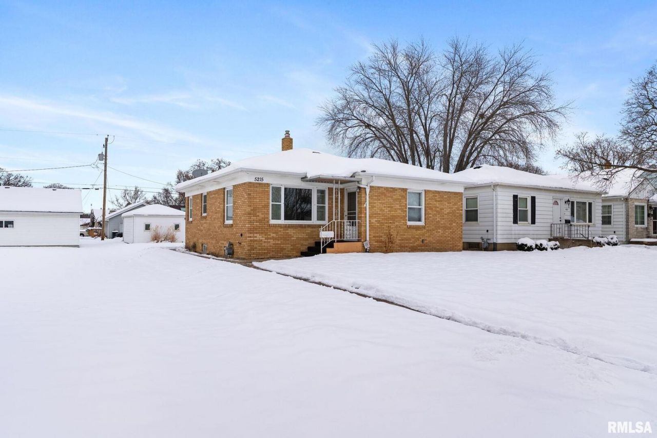 5215 11th Avenue, Moline, IL 61265 Main Photo