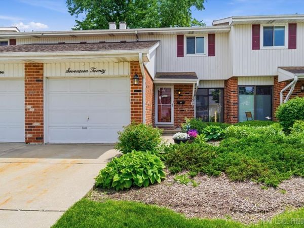 1720 Trent Court , Wheaton, IL 60189