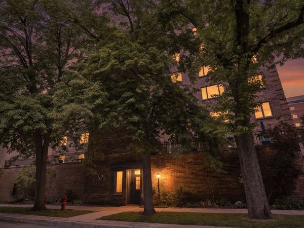 525 Grove Street , Unit 2D, Evanston, IL 60201