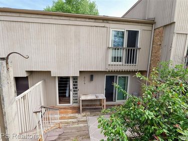 804 S Oak Brook Ridge Drive, Rochester Hills, MI 48307