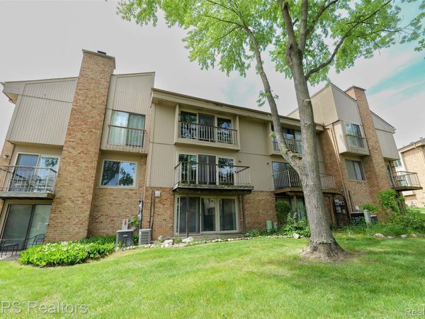 804 S Oak Brook Ridge Drive, Unit 149, Rochester Hills, Mi 48307