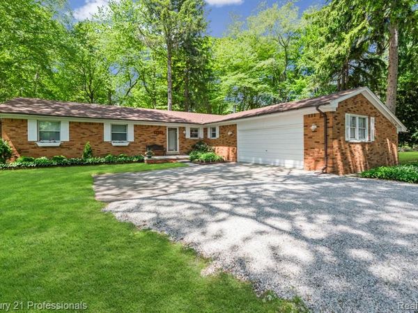 8638 Stone Road, Algonac, MI 48001