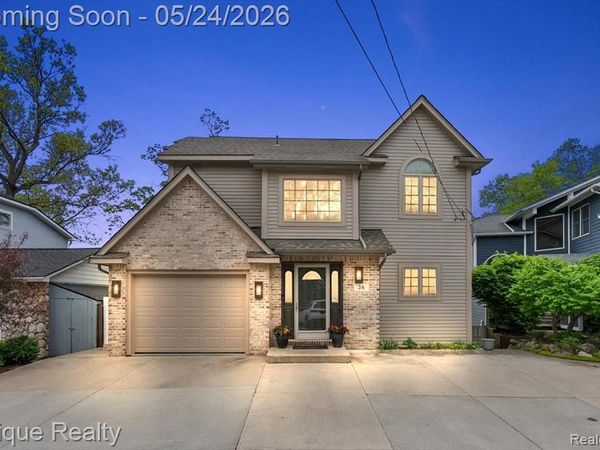 36 Highland Avenue, Lake Orion Vlg, MI 48362