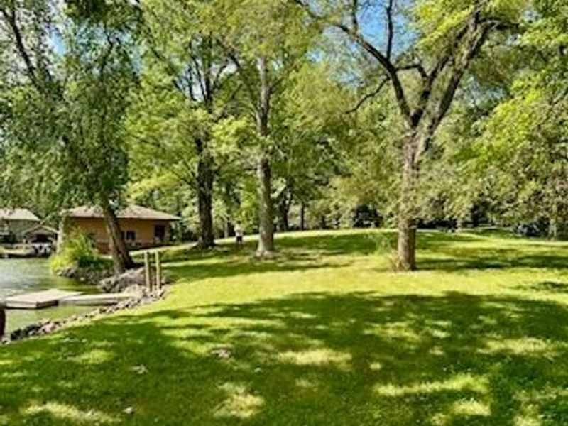 1410 E Choctaw Drive, London, OH 43140 Photo 2
