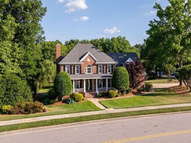 104 Circle On The Green Green, Cary, NC 27519