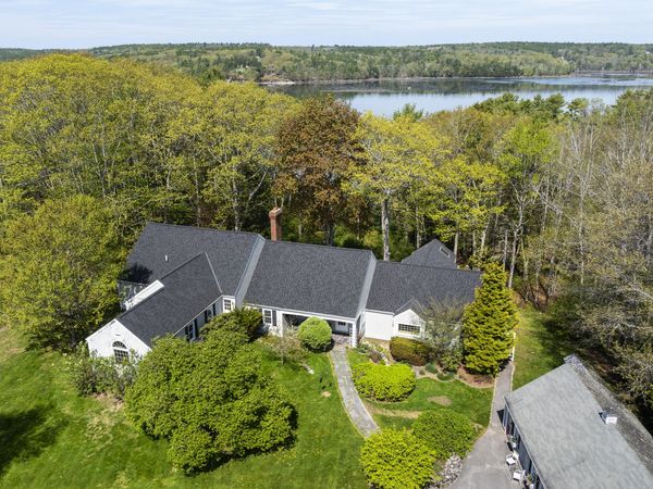 31 Woodward Farm Road, Bristol, ME 04539