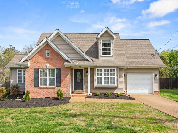 412 Brownstone St , Old Hickory, TN 37138