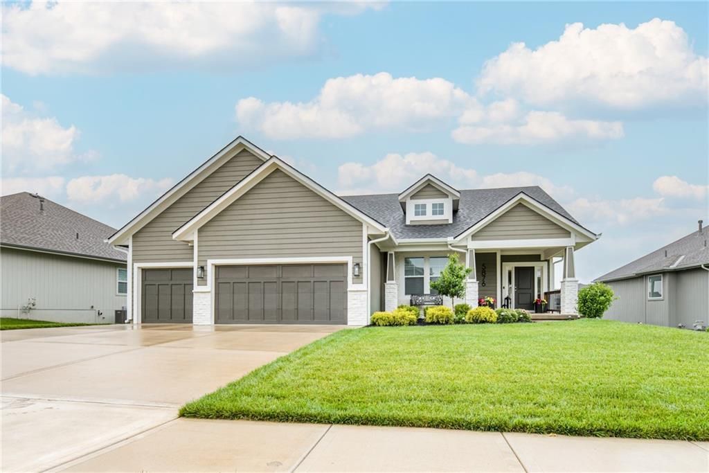 5876 Mccormick Drive, Shawnee, KS 66226 Main Photo